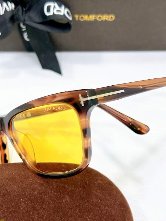 Picture of Tom Ford Sunglasses _SKUfw75731043fw